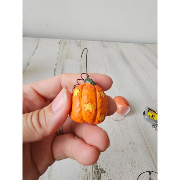 Mini pumpkin jack-o'-lantern ornament pro bird tree Halloween decor - Picture 4 of 9